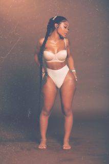 Jayda Cheaves feet photo thumbnail