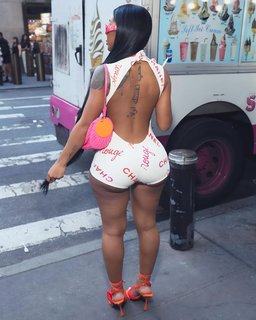 Jayda Cheaves feet photo thumbnail