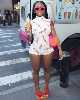 Jayda Cheaves feet photo thumbnail