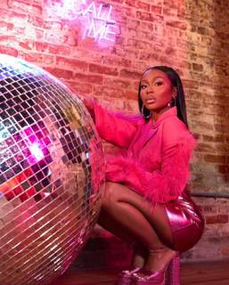 Jayda Cheaves feet photo thumbnail