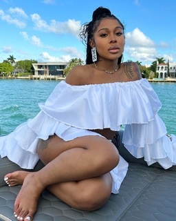 Jayda Cheaves feet photo thumbnail