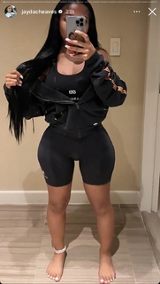 Jayda Cheaves feet photo thumbnail