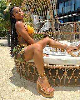 Jayda Cheaves feet photo thumbnail