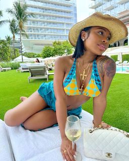 Jayda Cheaves feet photo thumbnail