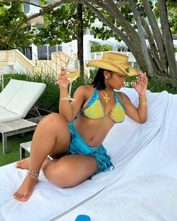 Jayda Cheaves feet photo thumbnail