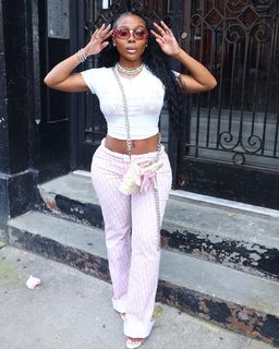 Jayda Cheaves feet photo thumbnail