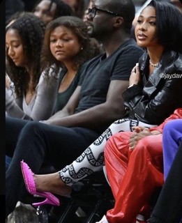 Jayda Cheaves feet photo thumbnail