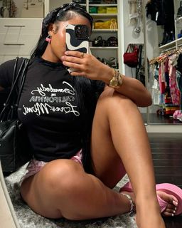 Jayda Cheaves feet photo thumbnail