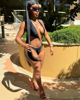 Jayda Cheaves feet photo thumbnail