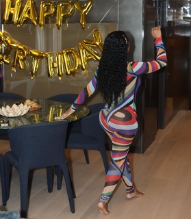 Jayda Cheaves feet photo thumbnail