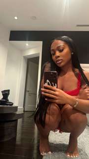 Jayda Cheaves feet photo thumbnail