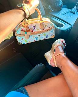 Jayda Cheaves feet photo thumbnail