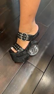 Jayda Cheaves feet photo thumbnail