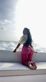 Jayda Cheaves feet photo thumbnail