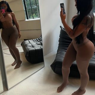 Jayda Cheaves feet photo thumbnail