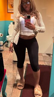 Jayda Cheaves feet photo thumbnail