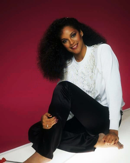 Jayne Kennedy feet photo 12