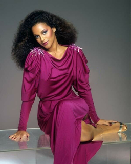 Jayne Kennedy feet photo 11