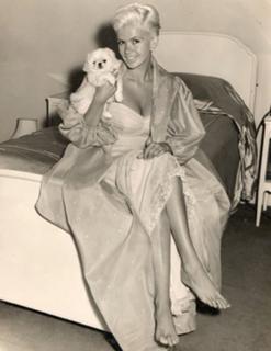 Jayne Mansfield feet photo thumbnail