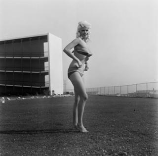 Jayne Mansfield feet photo thumbnail