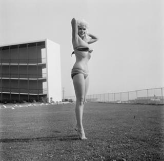 Jayne Mansfield feet photo thumbnail