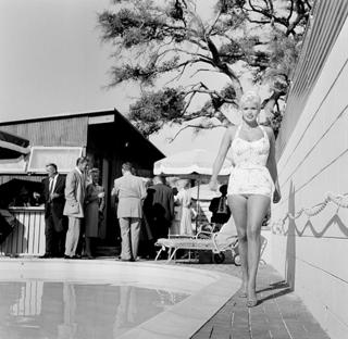 Jayne Mansfield feet photo thumbnail