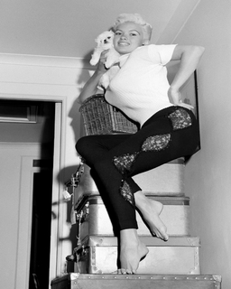 Jayne Mansfield feet photo thumbnail