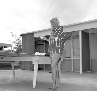 Jayne Mansfield feet photo thumbnail