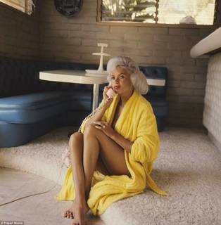 Jayne Mansfield feet photo thumbnail