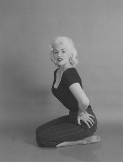 Jayne Mansfield feet photo thumbnail