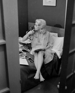 Jayne Mansfield feet photo thumbnail