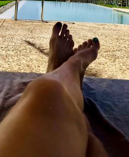 Jayne Middlemiss feet photo 3