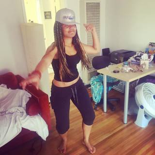 Jaz Sinclair feet photo thumbnail