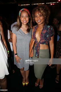 Jaz Sinclair feet photo thumbnail