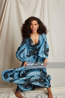 Jaz Sinclair feet photo thumbnail