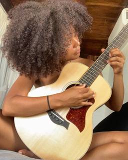 Jaz Sinclair feet photo thumbnail