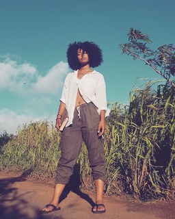 Jaz Sinclair feet photo thumbnail