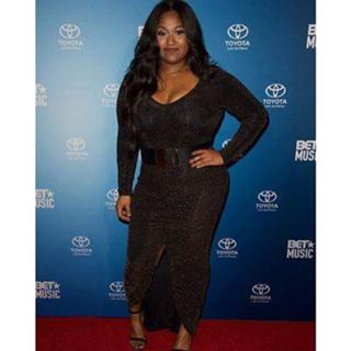 Jazmine Sullivan feet photo 17