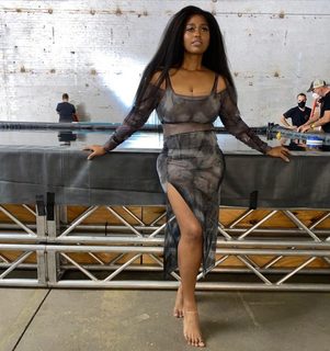 Jazmine Sullivan feet photo 11