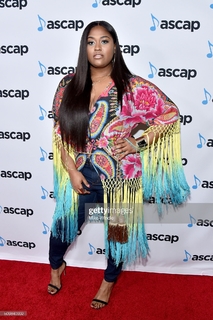 Jazmine Sullivan feet photo 15