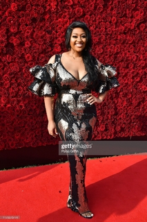 Jazmine Sullivan feet photo 3