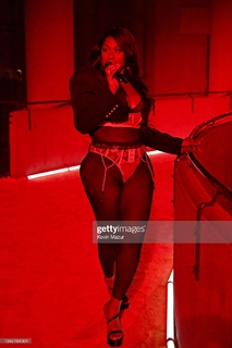 Jazmine Sullivan feet photo 2