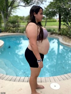 Jazz Jennings feet photo 14
