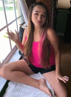Jazz Jennings feet photo 5