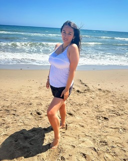 Jazz Jennings feet photo 8