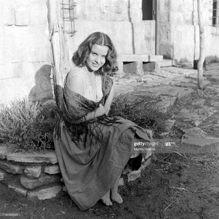 Jean Peters feet photo 9