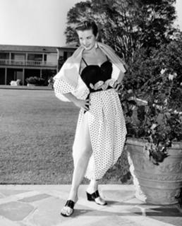 Jean Peters feet photo 19