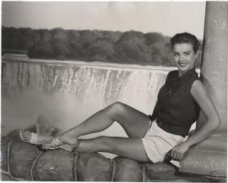 Jean Peters feet photo 16