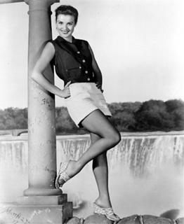 Jean Peters feet photo 14