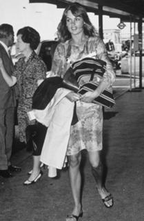 Jean Shrimpton feet photo 10